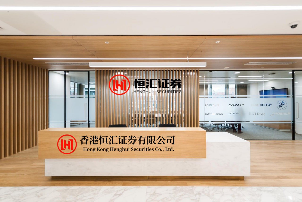 配亿多 时代少年团巡演LOGO被指与F1商标高度相似，F1法务团队介入调查